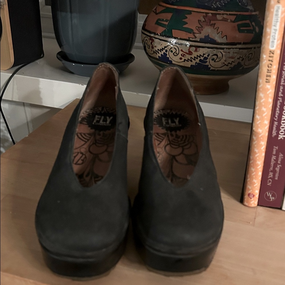 FLY London Women's Elegant Black Platforms